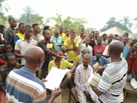 Testing du Nouveau Testament en Iyansi au Secteur Dwe