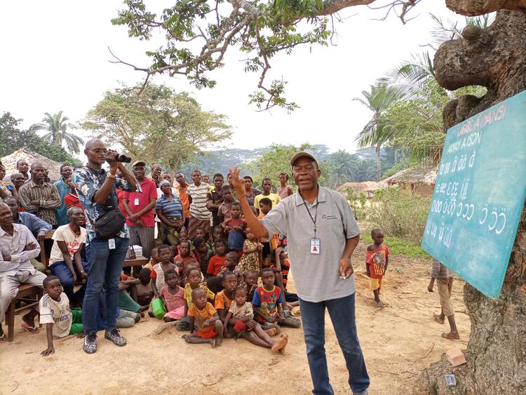 Apprentissage de l'Alphabet Iyansi au secteur Dwe 